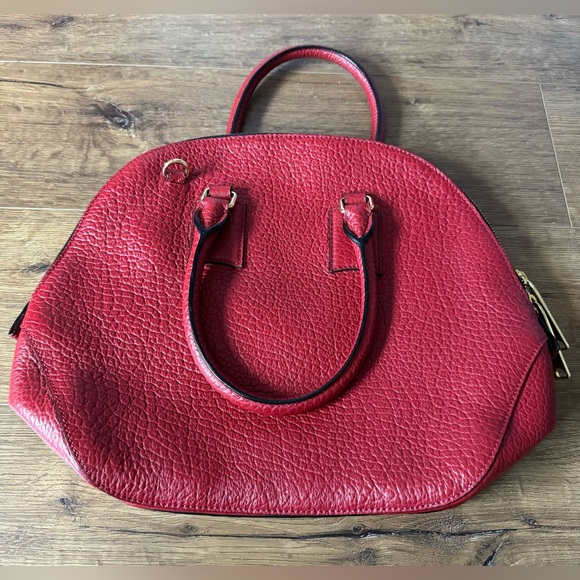 BURBERRY-AUTHENTIC (Preowned) Large Red Leather Handbag with Gold Hardware - Picture 15 of 16